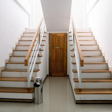 Christika Homestay ラブハン・バジョ エクステリア 写真