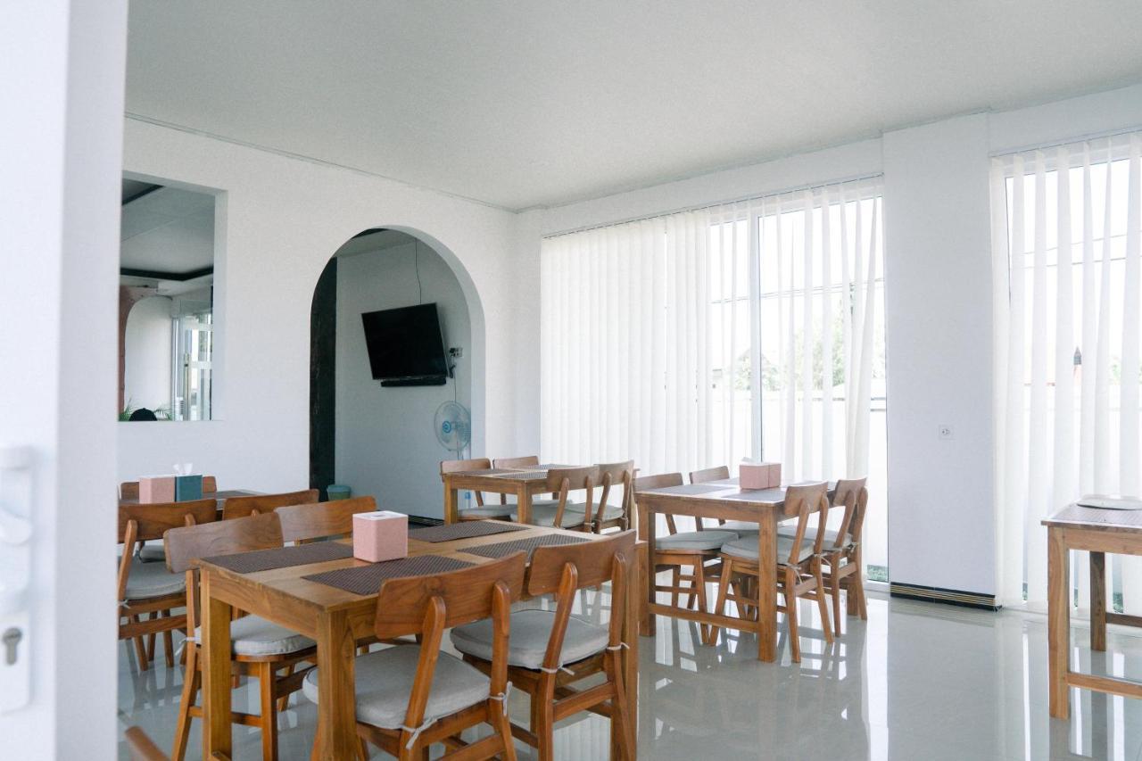 Christika Homestay ラブハン・バジョ エクステリア 写真