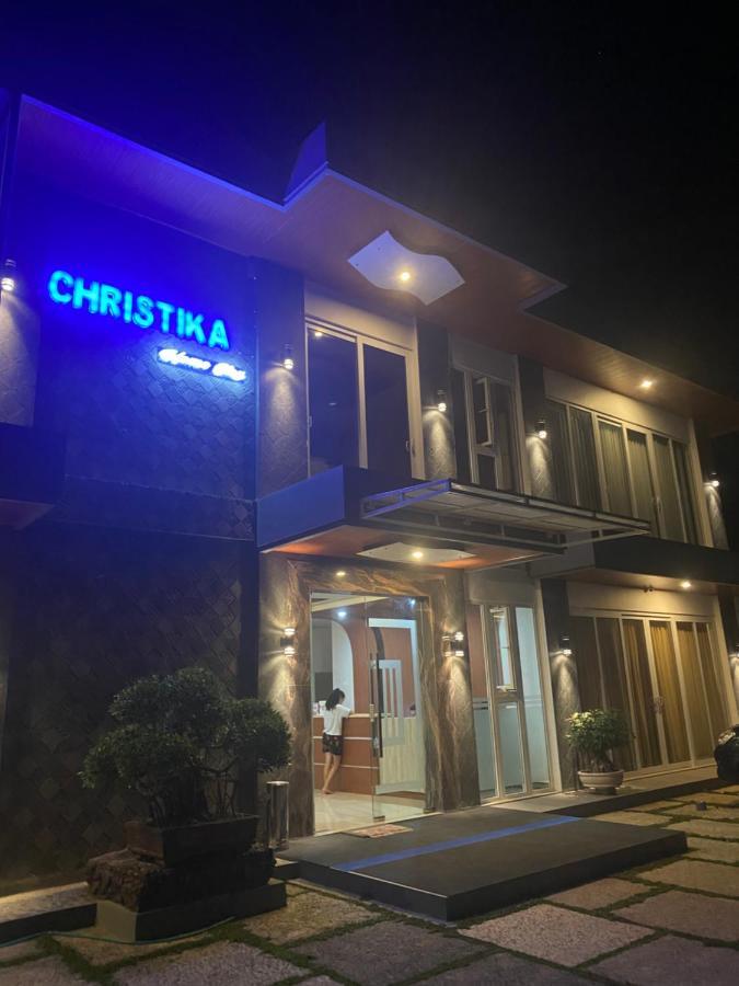 Christika Homestay ラブハン・バジョ エクステリア 写真
