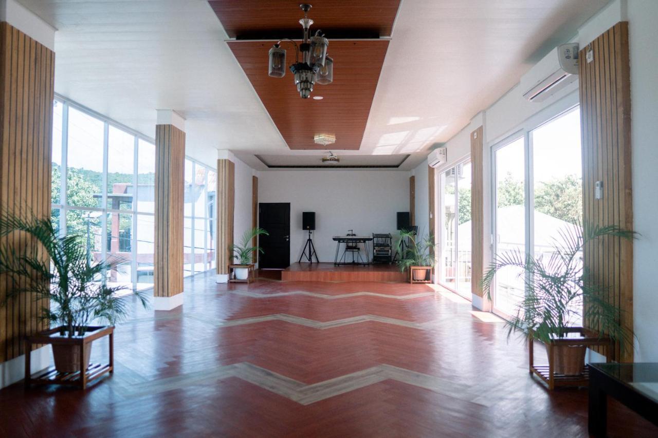 Christika Homestay ラブハン・バジョ エクステリア 写真