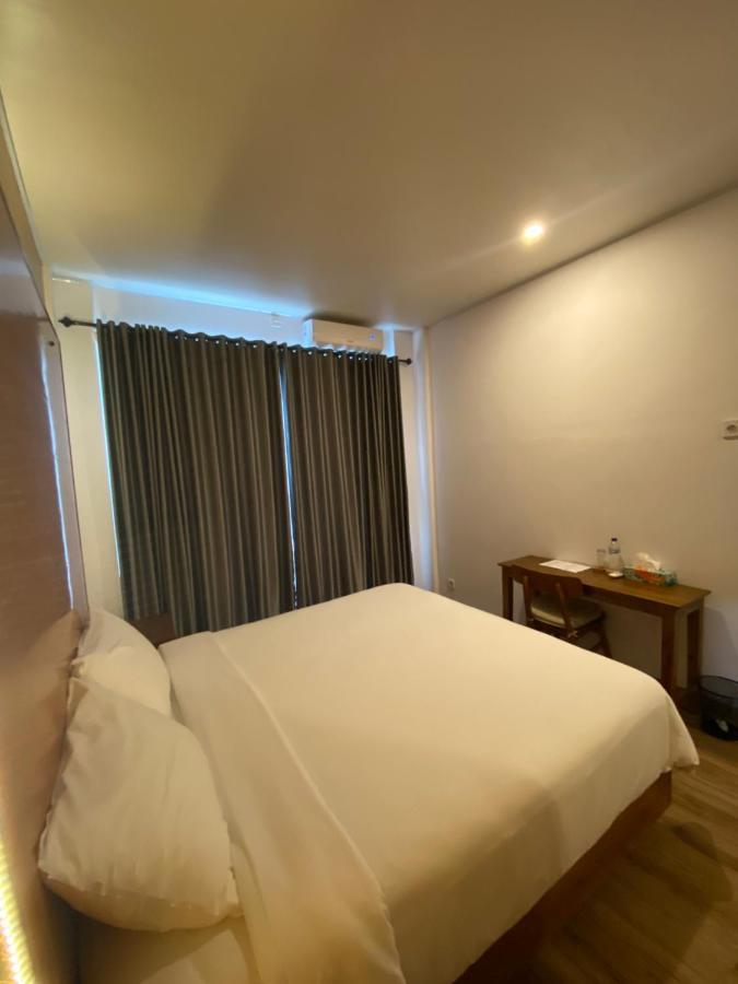 Christika Homestay ラブハン・バジョ エクステリア 写真