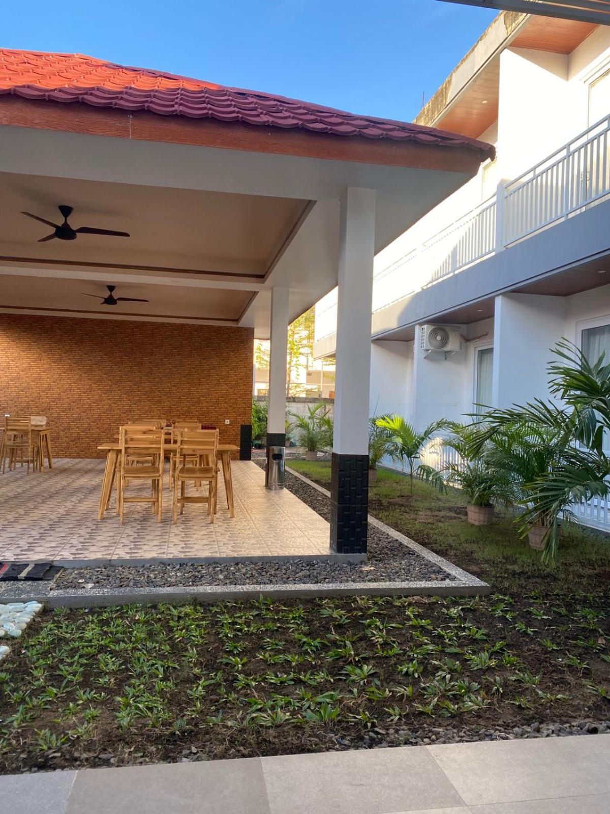 Christika Homestay ラブハン・バジョ エクステリア 写真